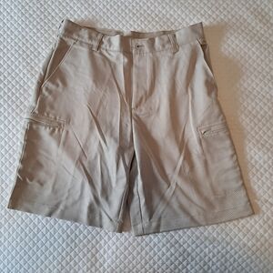 IZOD Men's Golf  Shorts Beige Size 32